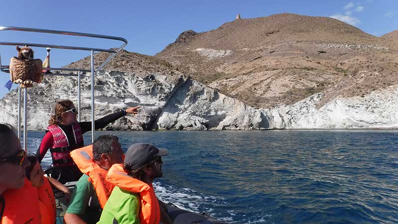 rutas y paseos en barco de paisaje en Cabo de Gata